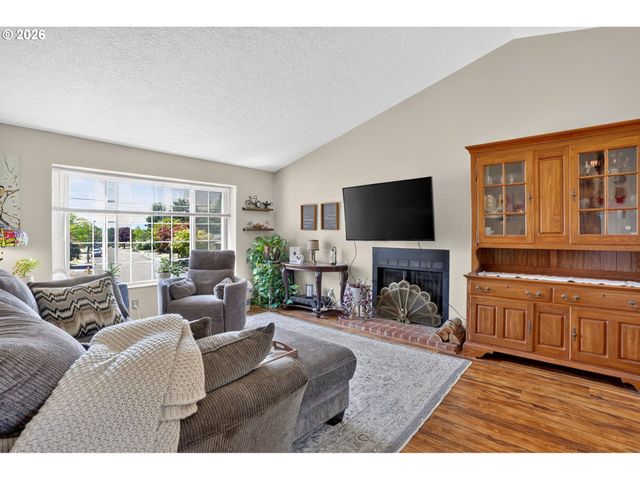 1600 Nw ANGELINE Ave, Gresham, OR 97030