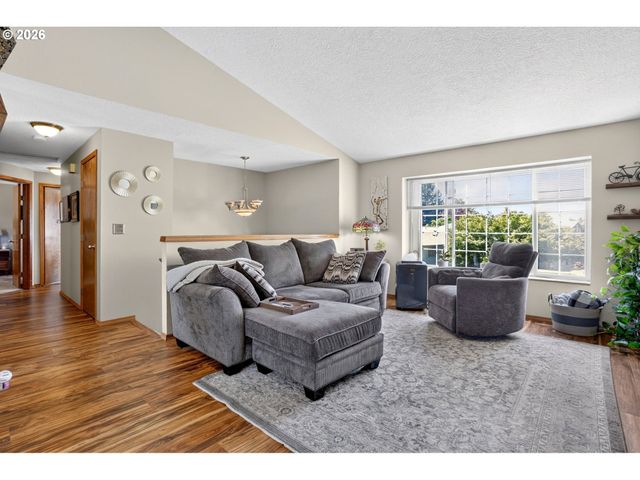 1600 Nw ANGELINE Ave, Gresham, OR 97030