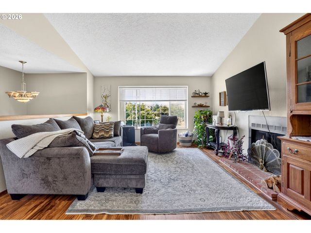 1600 Nw ANGELINE Ave, Gresham, OR 97030