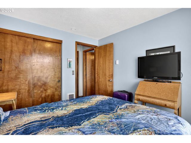 1600 Nw ANGELINE Ave, Gresham, OR 97030