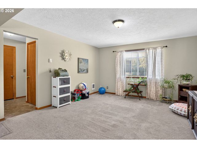 1600 Nw ANGELINE Ave, Gresham, OR 97030