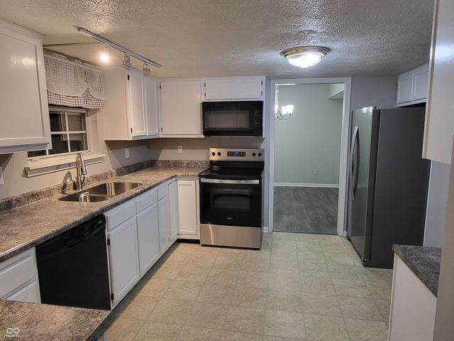 291 Bear Story Court, Greenfield, IN 46140