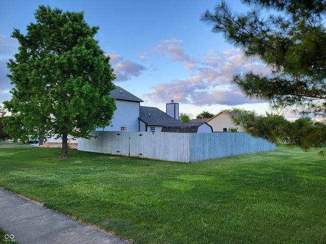 291 Bear Story Court, Greenfield, IN 46140