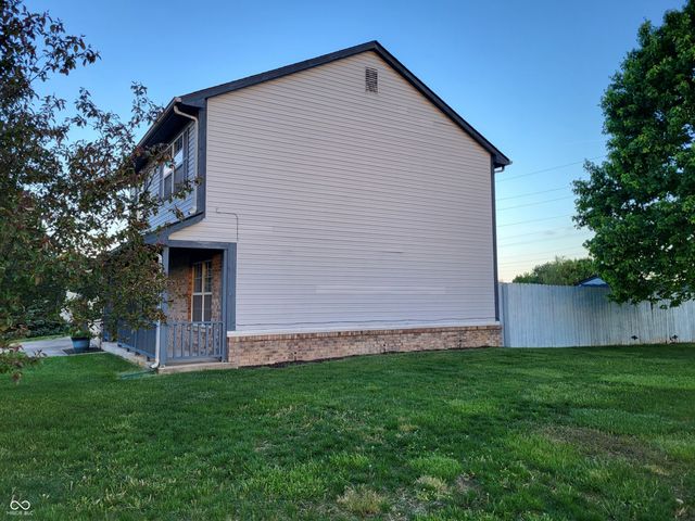 291 Bear Story Court, Greenfield, IN 46140