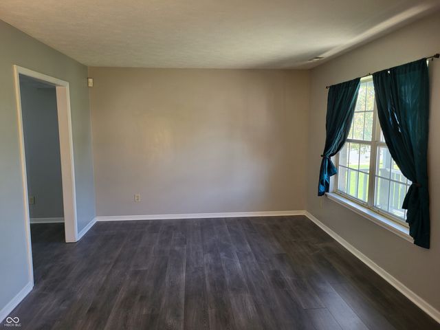 291 Bear Story Court, Greenfield, IN 46140