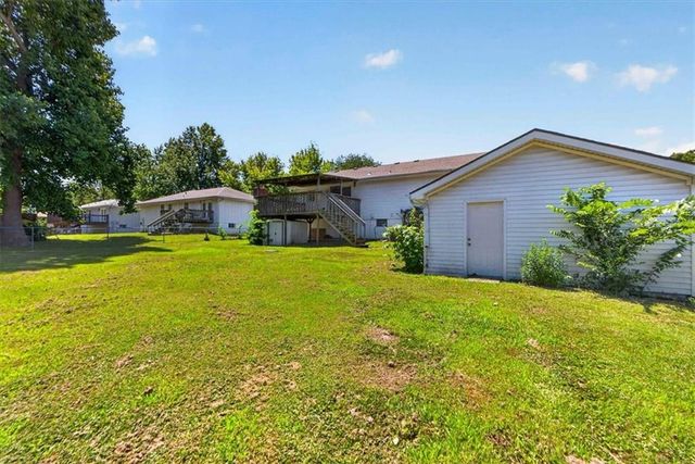 103 S Paul Drive, Sibley, MO 64088