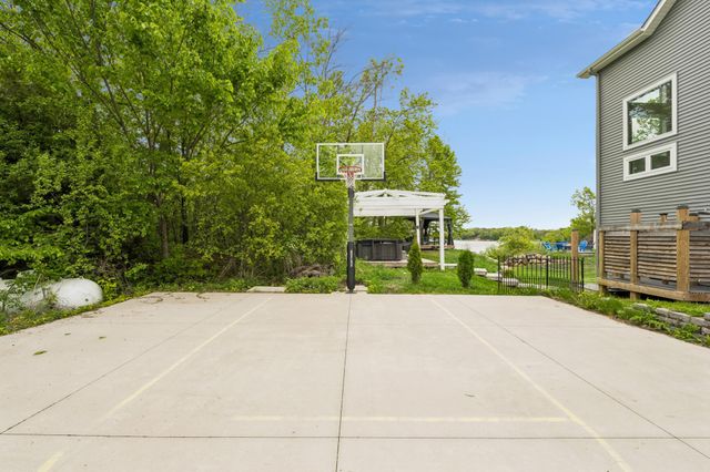 4704 S Lake Sarah Drive, Independence, MN 55359