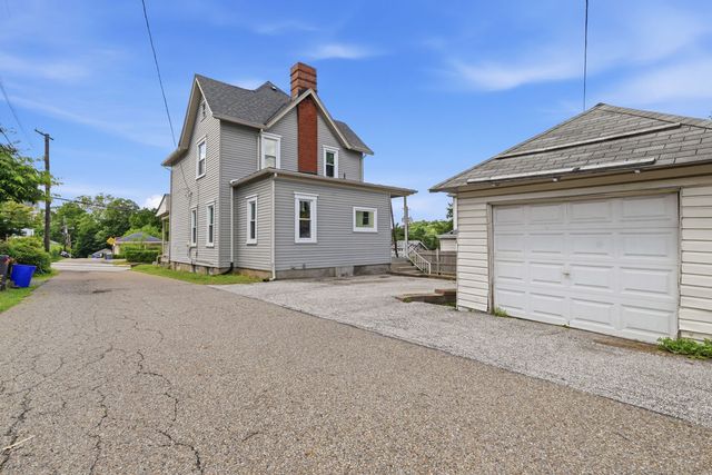 611 Montour STREET, Coraopolis, PA 15108