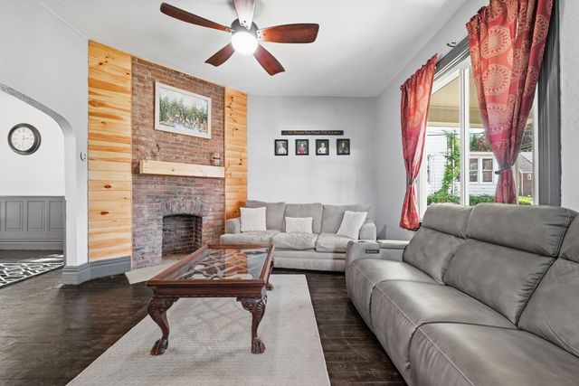 611 Montour STREET, Coraopolis, PA 15108