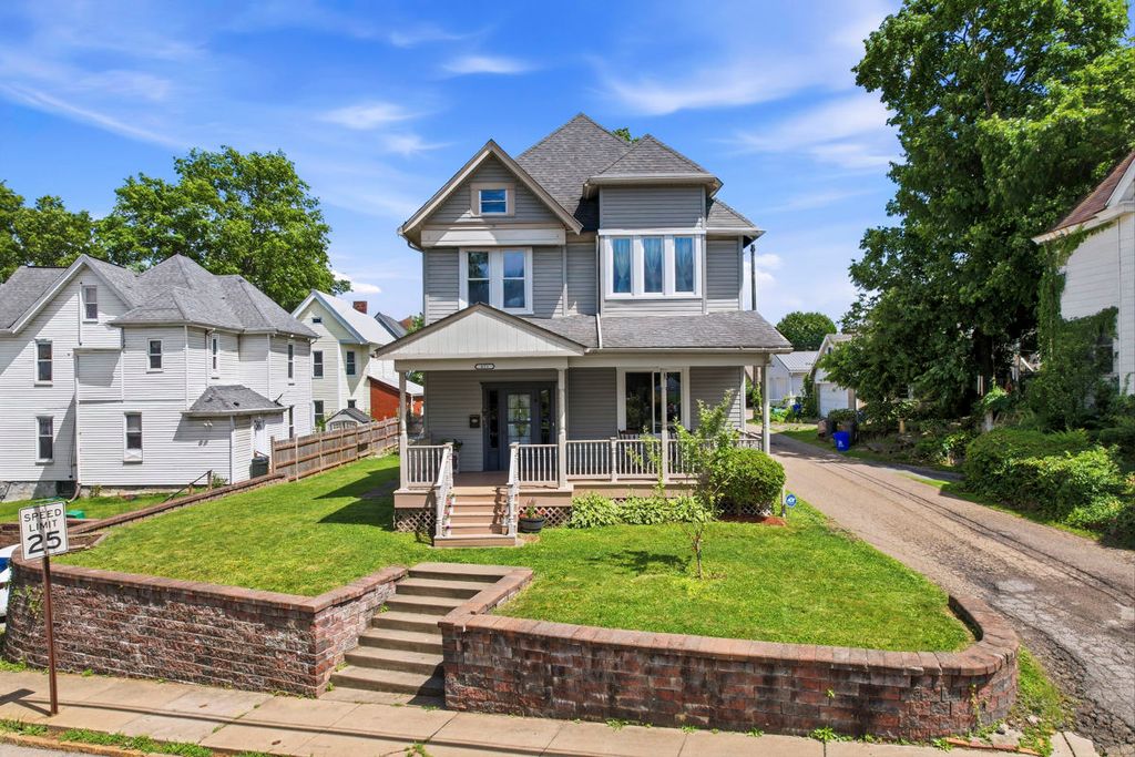 611 Montour STREET, Coraopolis, PA 15108