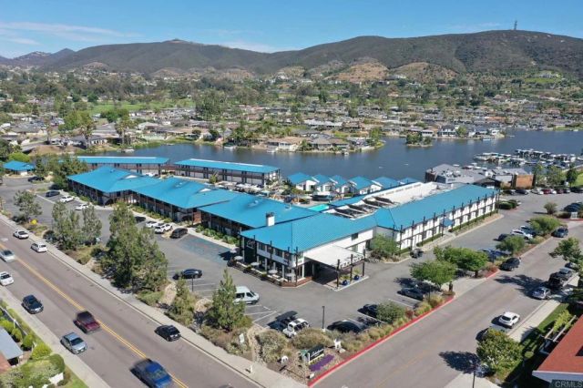 1940 Fairway Circle Drive, San Marcos, CA 92078