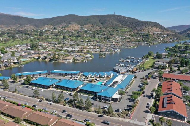 1940 Fairway Circle Drive, San Marcos, CA 92078