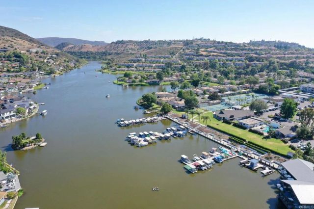 1940 Fairway Circle Drive, San Marcos, CA 92078