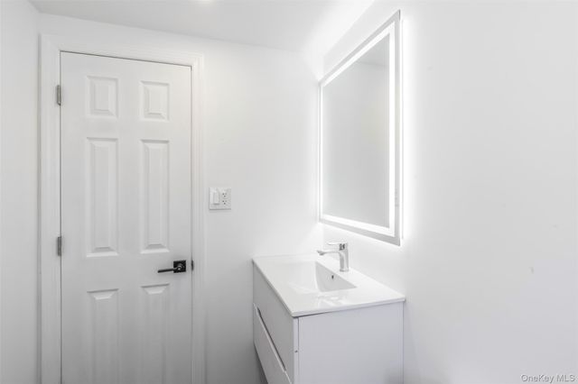 1709 Camp Avenue, Merrick, NY 11566