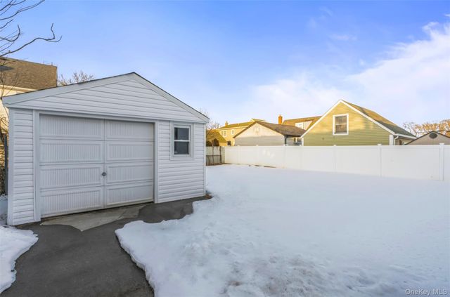 1709 Camp Avenue, Merrick, NY 11566