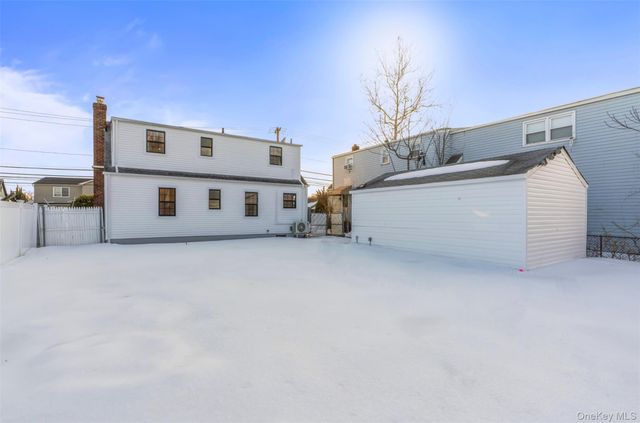 1709 Camp Avenue, Merrick, NY 11566