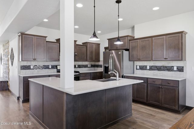 6643 N Gavin LOOP, Coeur D'alene, ID 83815