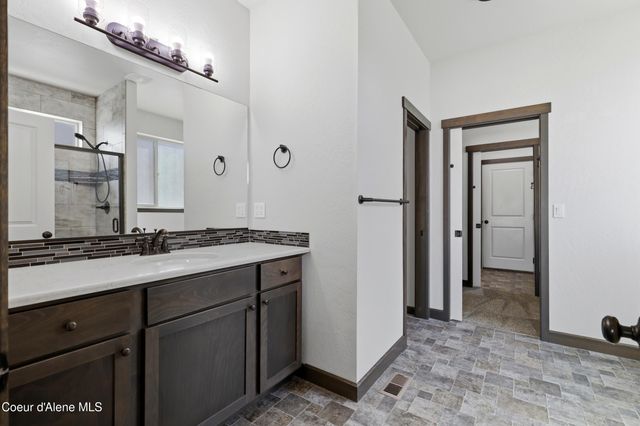 6643 N Gavin LOOP, Coeur D'alene, ID 83815