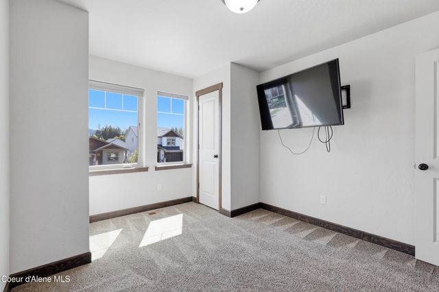 6643 N Gavin LOOP, Coeur D'alene, ID 83815