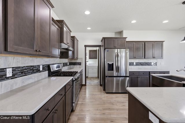 6643 N Gavin LOOP, Coeur D'alene, ID 83815