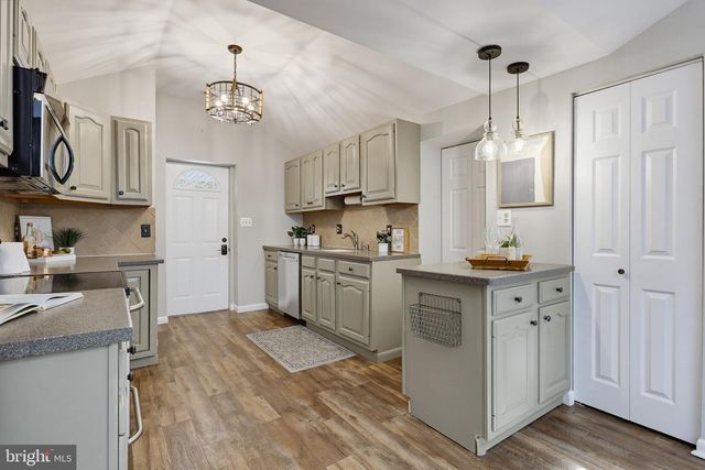 601 RIVERSIDE DR, Pasadena, MD 21122