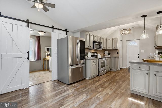 601 RIVERSIDE DR, Pasadena, MD 21122