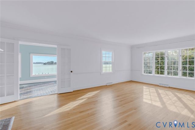 289 King Carter Lane, Weems, VA 22576