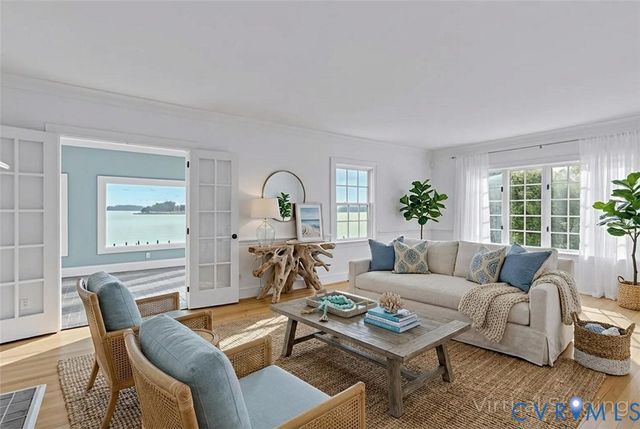 289 King Carter Lane, Weems, VA 22576