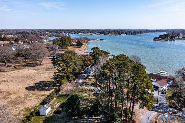 289 King Carter Lane, Weems, VA 22576