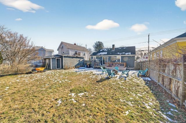 742 New Boston Rd, Fall River, MA 02720