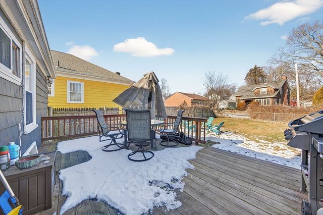 742 New Boston Rd, Fall River, MA 02720