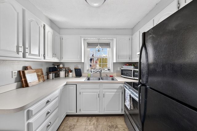 742 New Boston Rd, Fall River, MA 02720