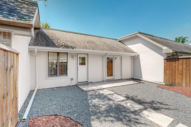 13838 Methuen Green Street, Dallas, TX 75240