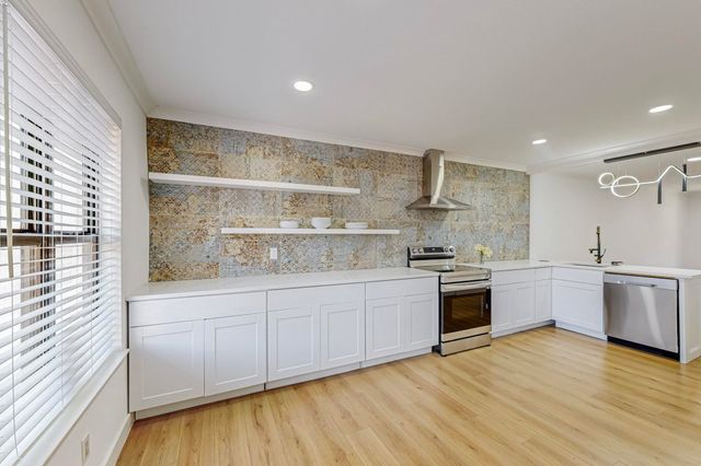 13838 Methuen Green Street, Dallas, TX 75240