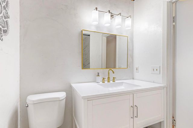 13838 Methuen Green Street, Dallas, TX 75240