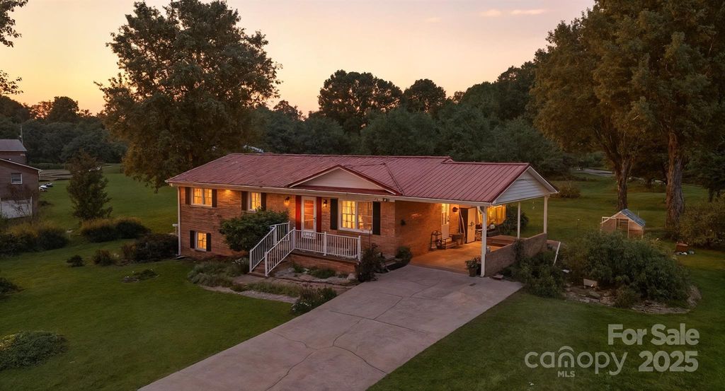 89 Loblollie Road, Taylorsville, NC 28681