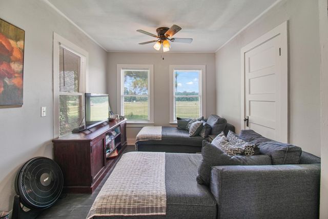 11074 W 64 (Home+MiniHomes) Highway, Overton, TX 75684