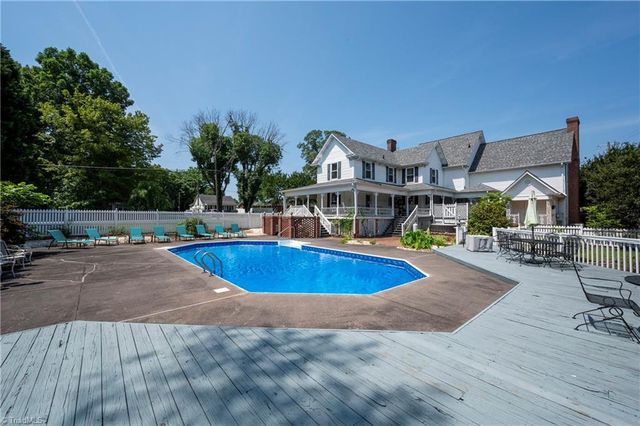 301 Virginia Drive, Yadkinville, NC 27055