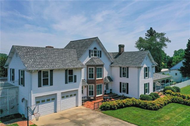 301 Virginia Drive, Yadkinville, NC 27055