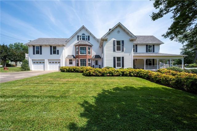 301 Virginia Drive, Yadkinville, NC 27055