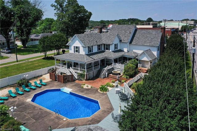 301 Virginia Drive, Yadkinville, NC 27055