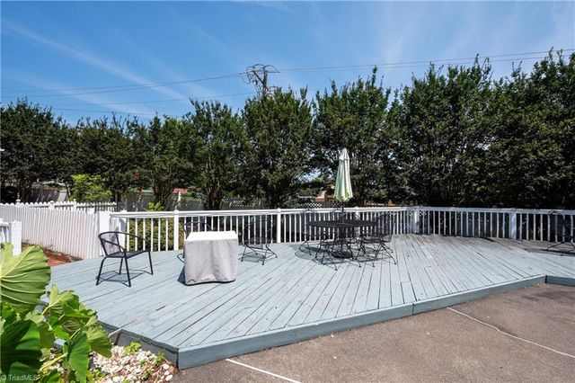 301 Virginia Drive, Yadkinville, NC 27055