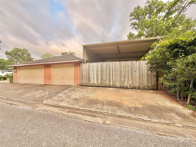 2735 Webster Street, Liberty, TX 77575