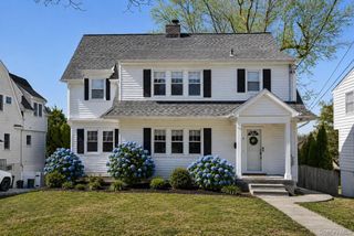 9 Rutgers Place, Scarsdale, NY 10583
