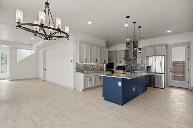 103 Fernleaf Court NW, Albuquerque, NM 87107