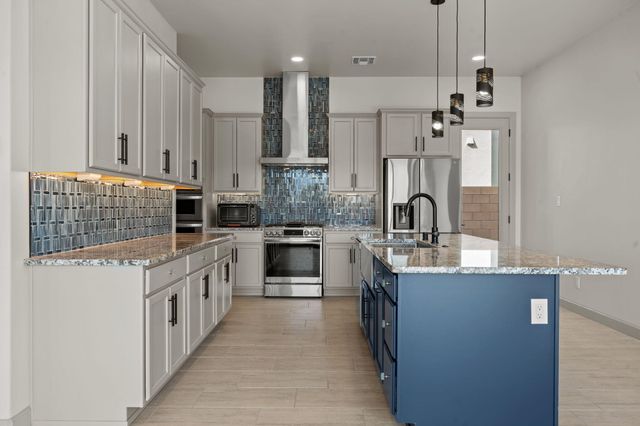 103 Fernleaf Court NW, Albuquerque, NM 87107