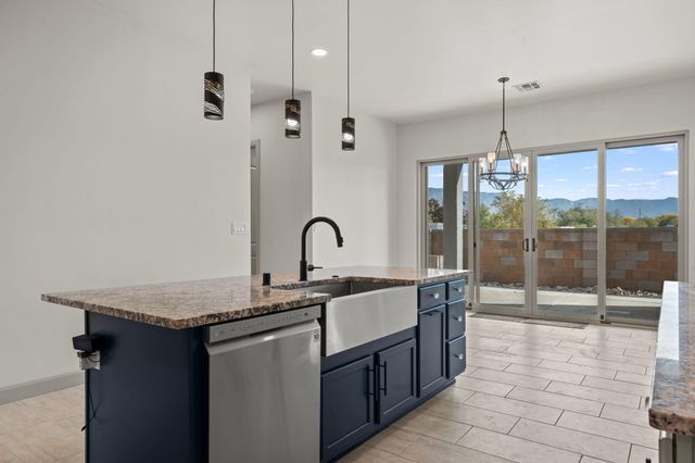 103 Fernleaf Court NW, Albuquerque, NM 87107