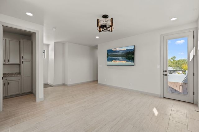 103 Fernleaf Court NW, Albuquerque, NM 87107