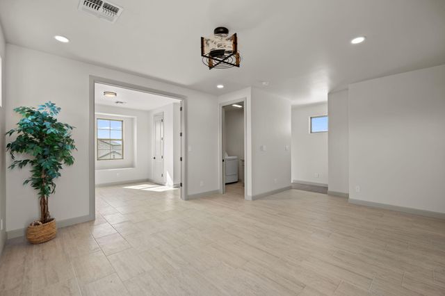 103 Fernleaf Court NW, Albuquerque, NM 87107