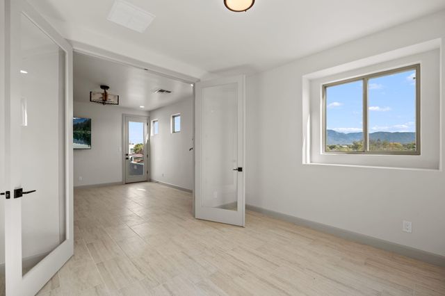 103 Fernleaf Court NW, Albuquerque, NM 87107